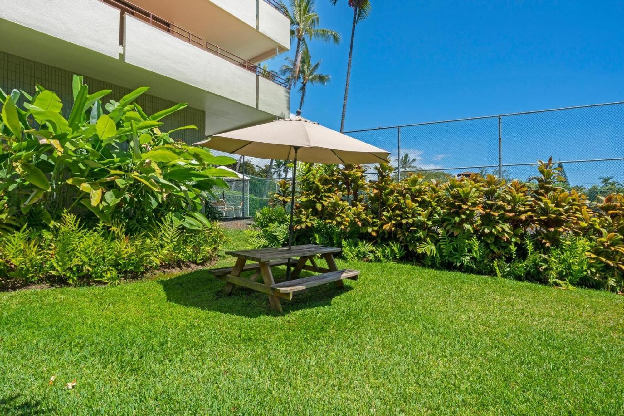 Big Island White Sands Village By Coldwell Banker Island Vacations Кайлуа Кона Екстериор снимка